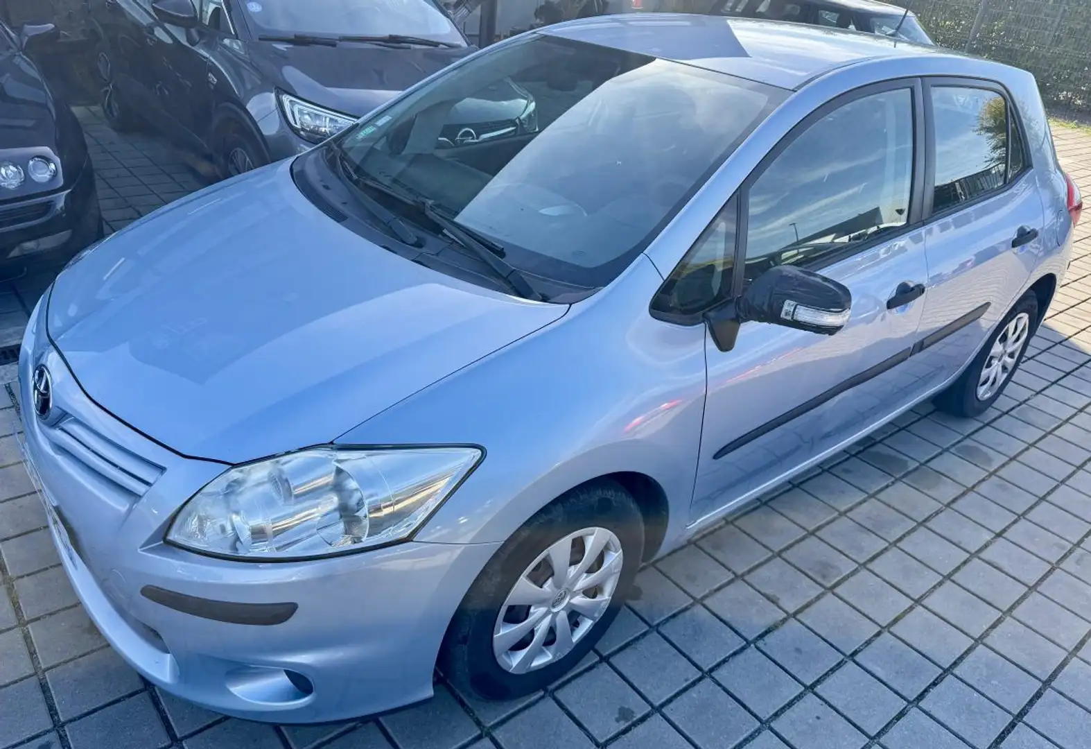 Toyota Auris 100 VVT-i Start&Stop Active 5p Bleu - 2