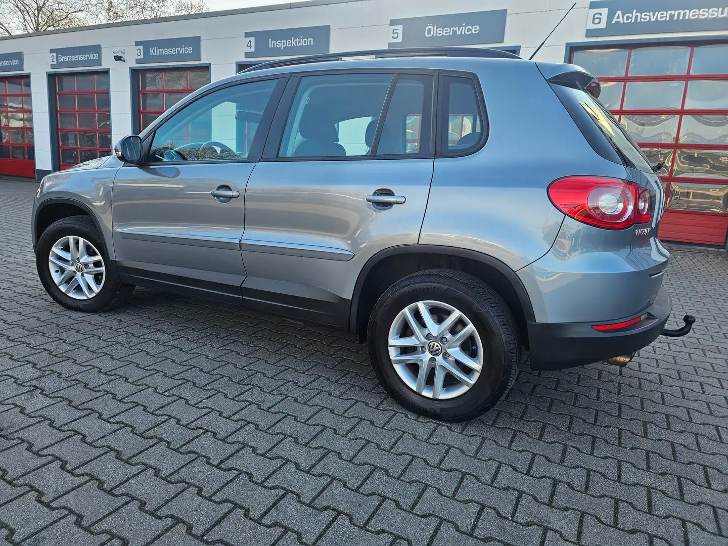 Volkswagen Tiguan 1.4 TSI 4Motion Sport,Klima,Alu,AHK,Tüv 08/2025 Сірий - 1