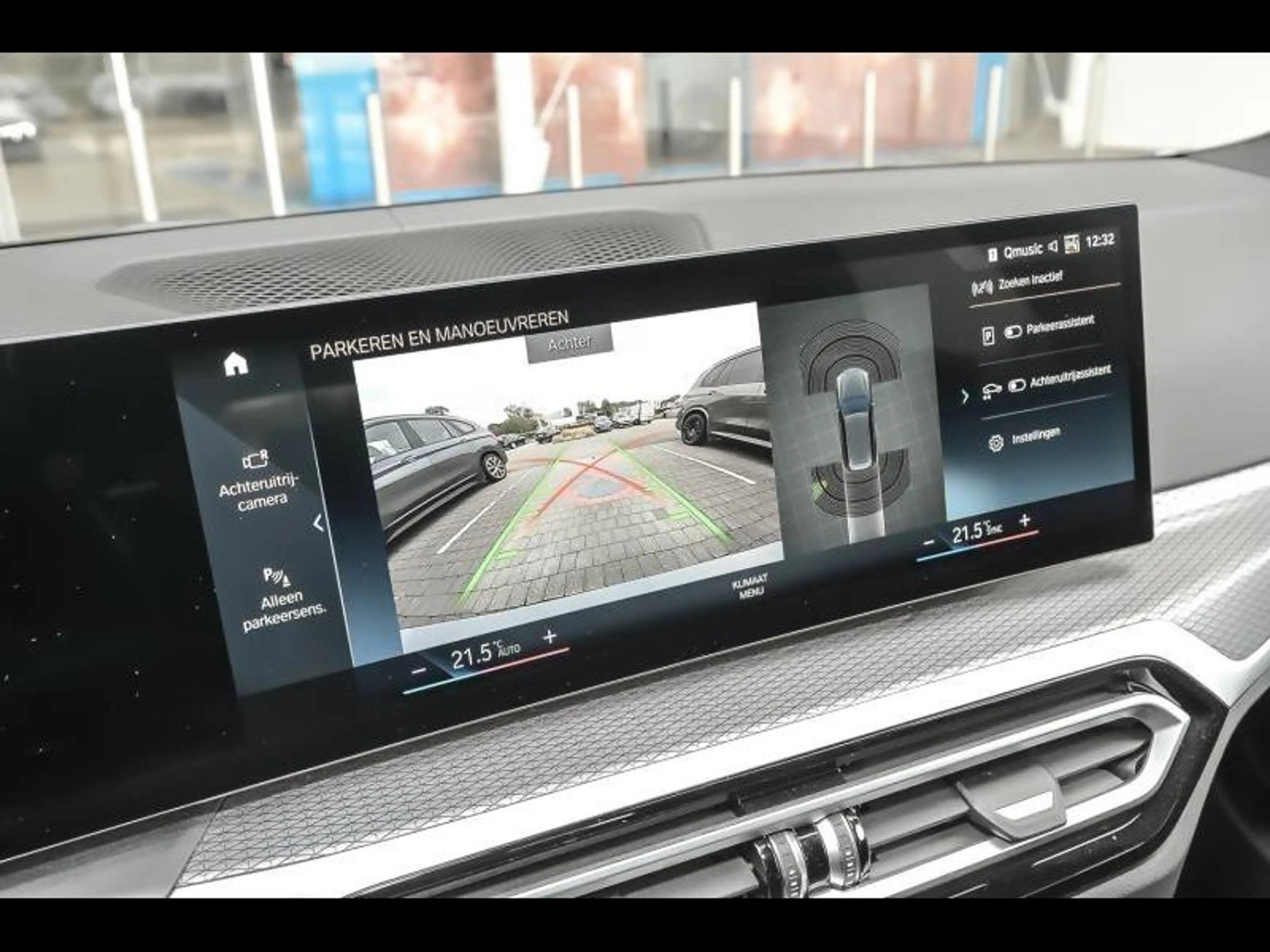 BMW 330 330e xDrive Touring M SPORTPAKKET PRO — photo 14