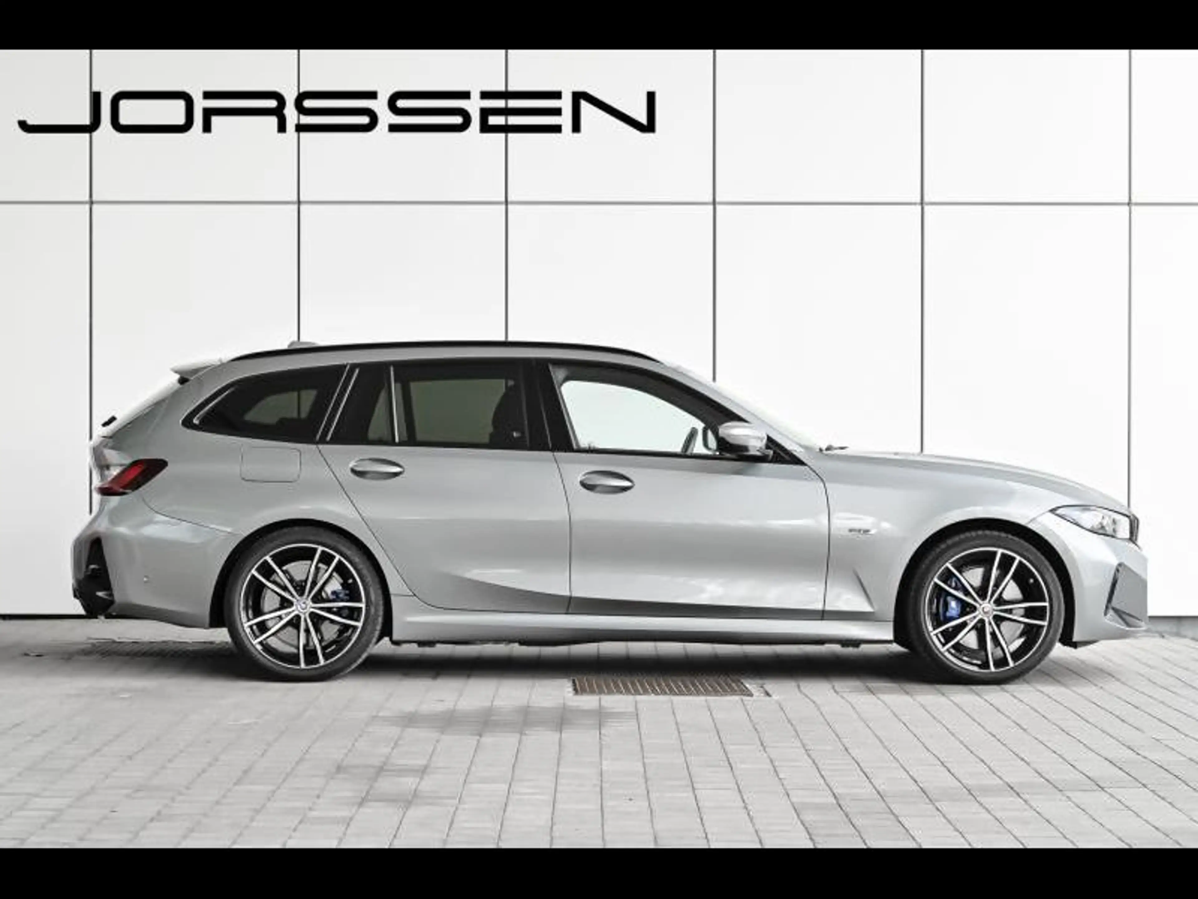 BMW 330 330e xDrive Touring M SPORTPAKKET PRO — photo 3