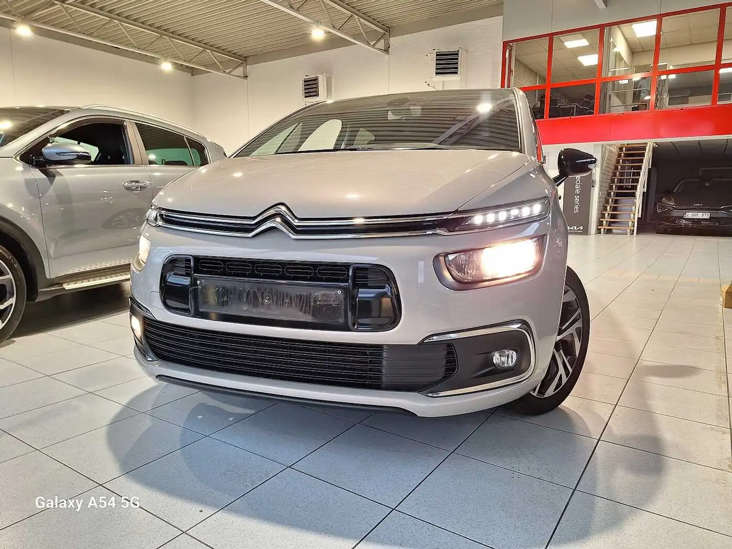 Citroen C4 SpaceTourer 2019 - AUTOMATIC - 12M WARRANTY - NEW CONDITION - Beige - 1
