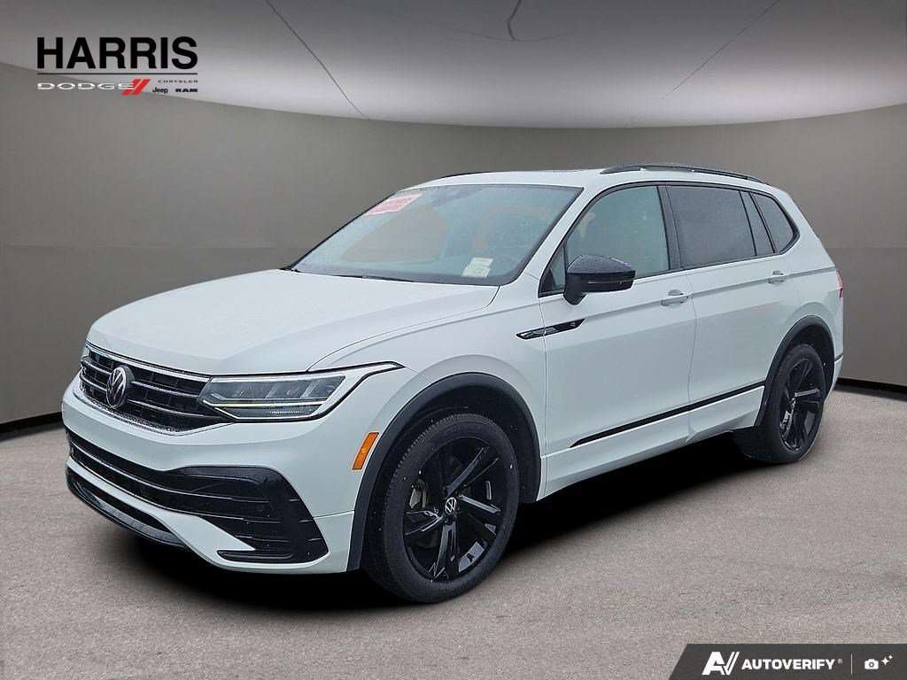 2023 Volkswagen Tiguan Comfortline R-Line Black Edition | Locally Owned!