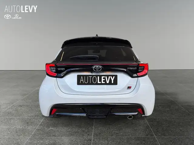 Toyota Yaris view 5