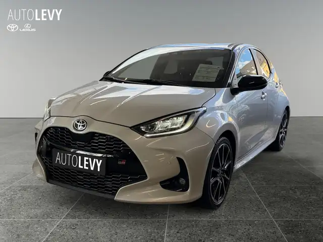 Toyota Yaris view 2