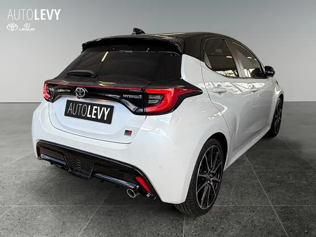 Toyota Yaris view 6