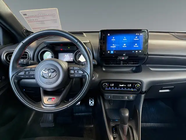 Toyota Yaris view 11