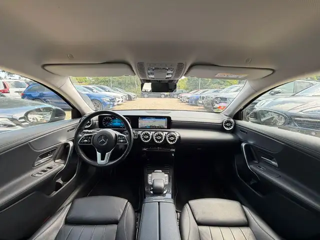 Mercedes-Benz 250 view 7