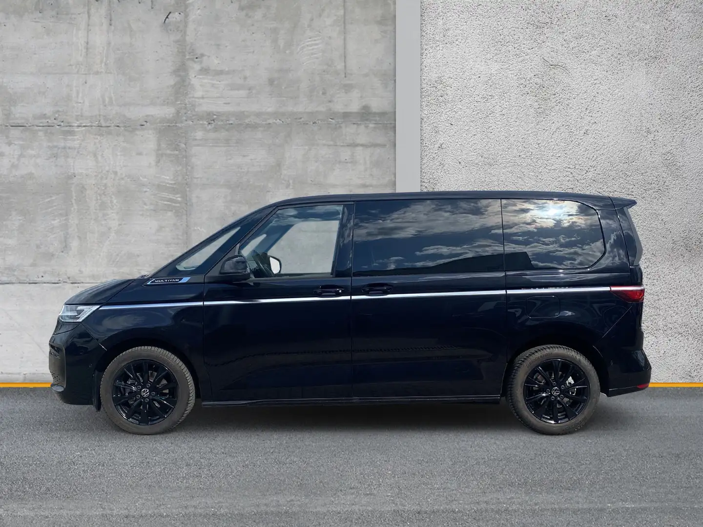 Volkswagen T7 Multivan 2.0 TDI DSG Style AHK MATRIX HuD STANDHZG Schwarz - 2