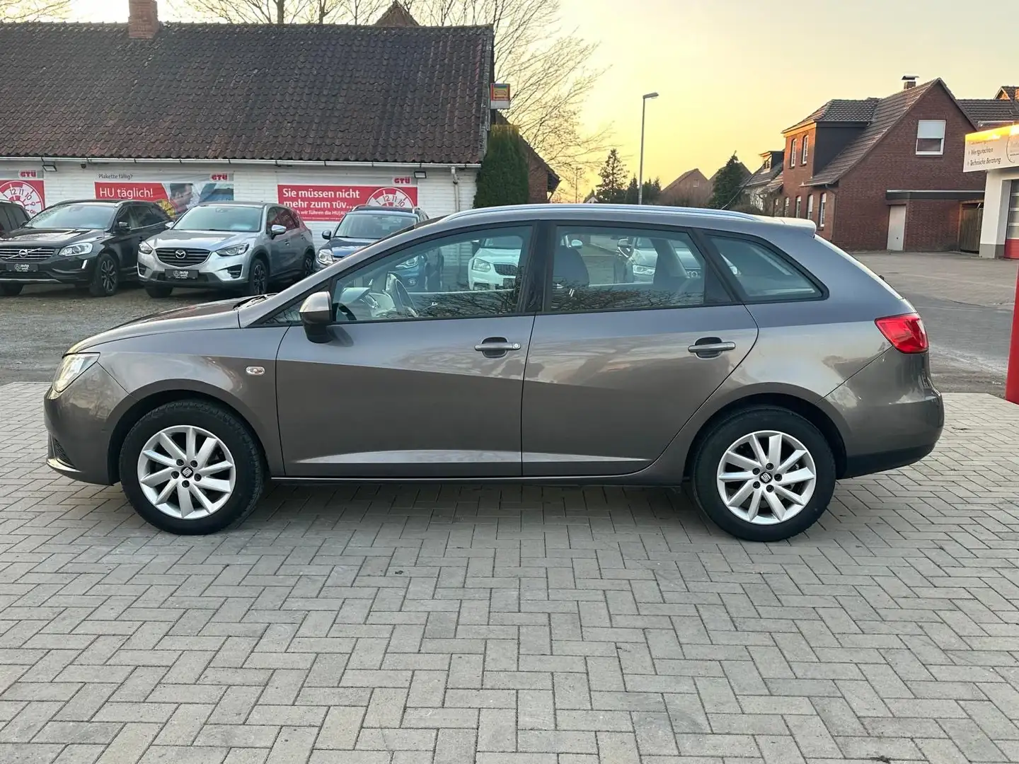 SEAT Ibiza ST 1,4+TÜV neu+Navi+Tempomat+Allwetter. Gris - 2