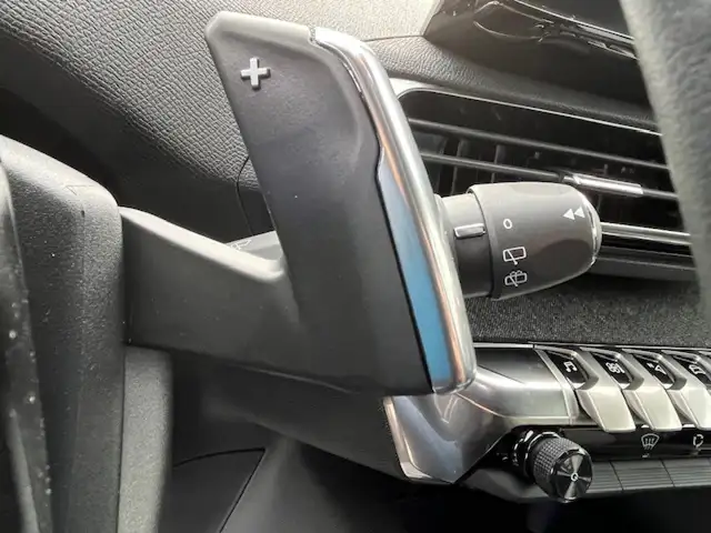Peugeot 3008 view 16