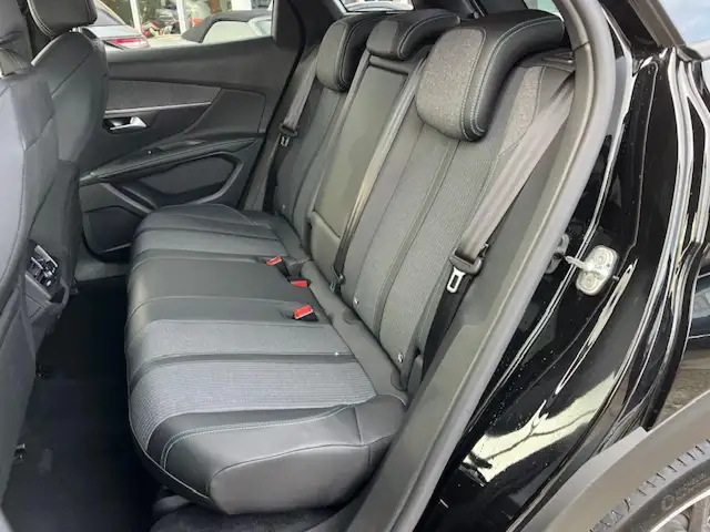 Peugeot 3008 view 11