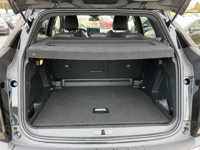 Peugeot 3008 view 9