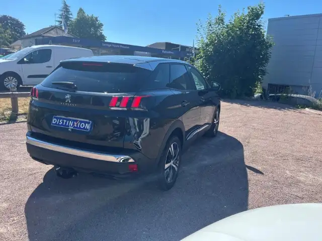 Peugeot 3008 view 2