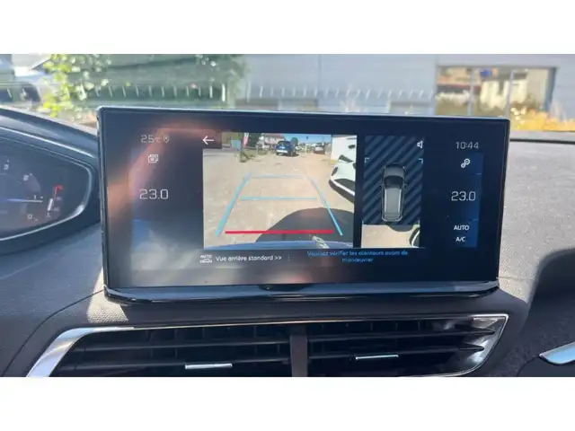 Peugeot 3008 view 4