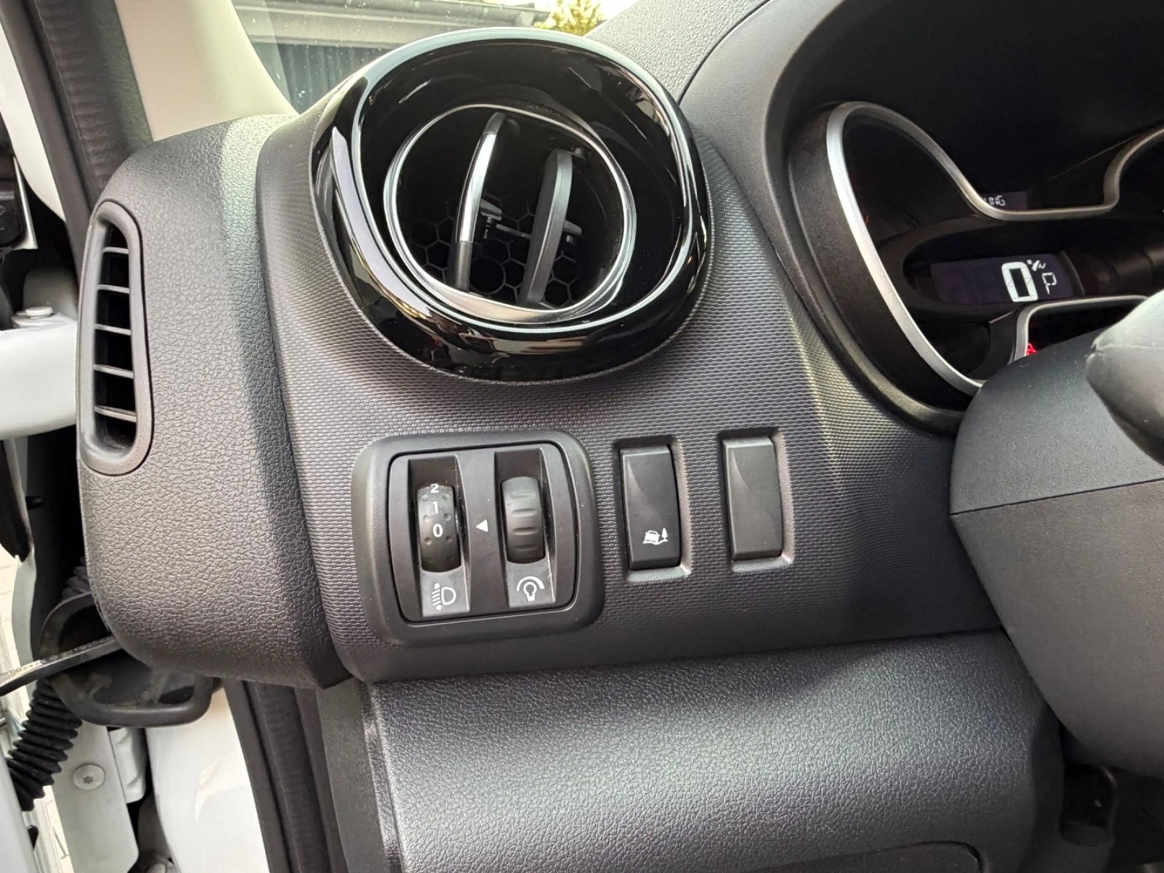 Nissan NV300 L2H1*PREMIUM*42Tkm-Original*1-Hand*8xSitze — photo 14
