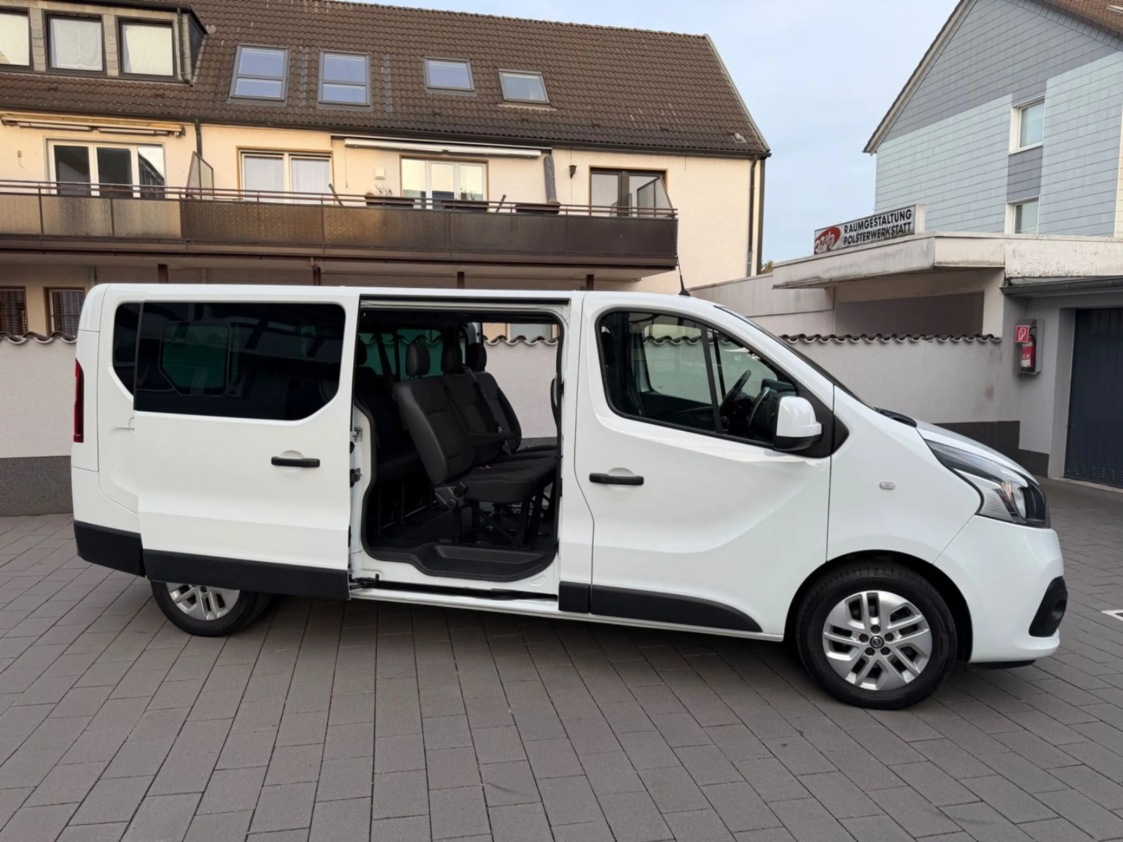 Nissan NV300 L2H1*PREMIUM*42Tkm-Original*1-Hand*8xSitze — photo 8