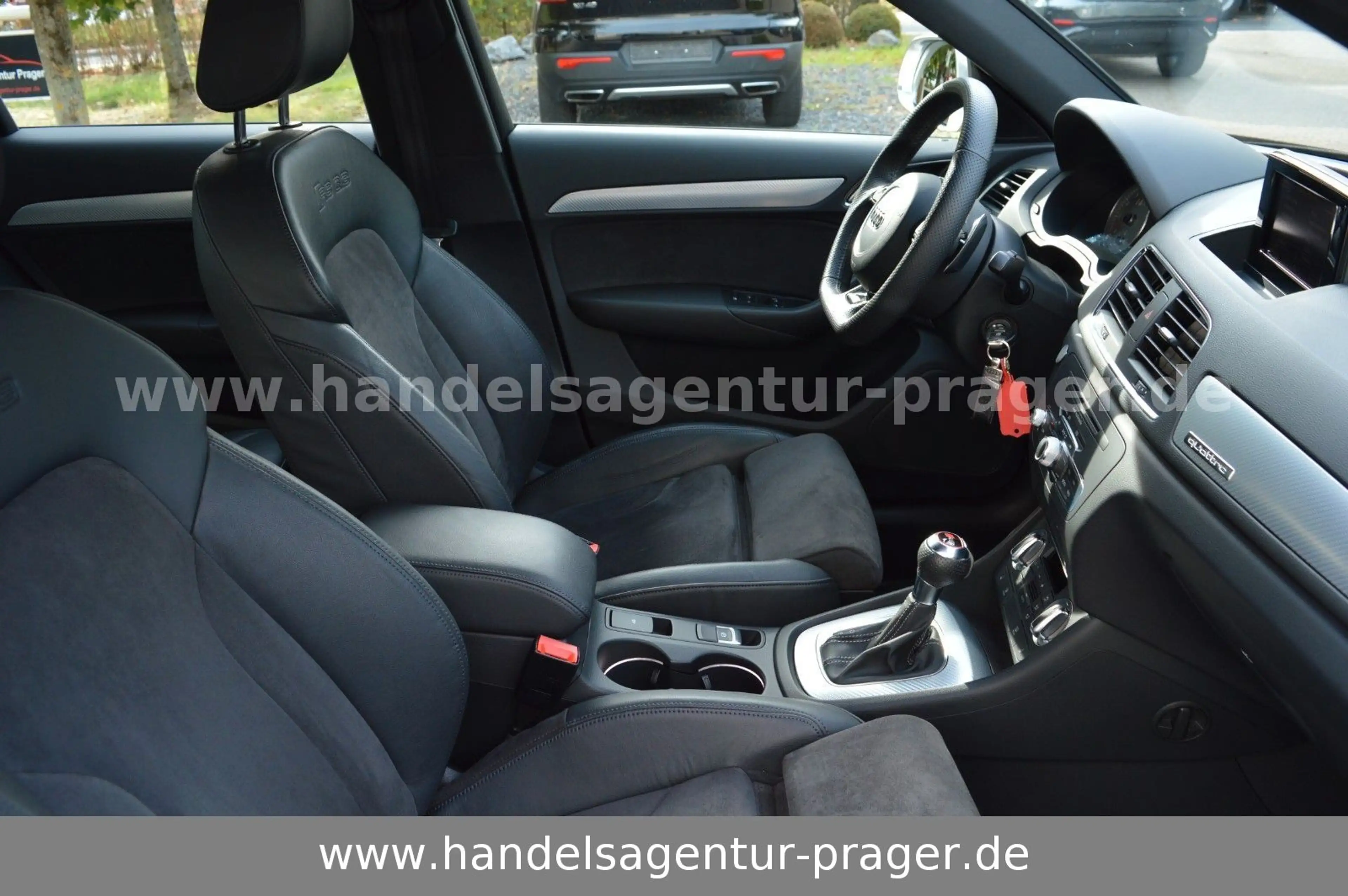 Audi RS Q3 RS Q3 2.5 TFSI quattro — photo 12