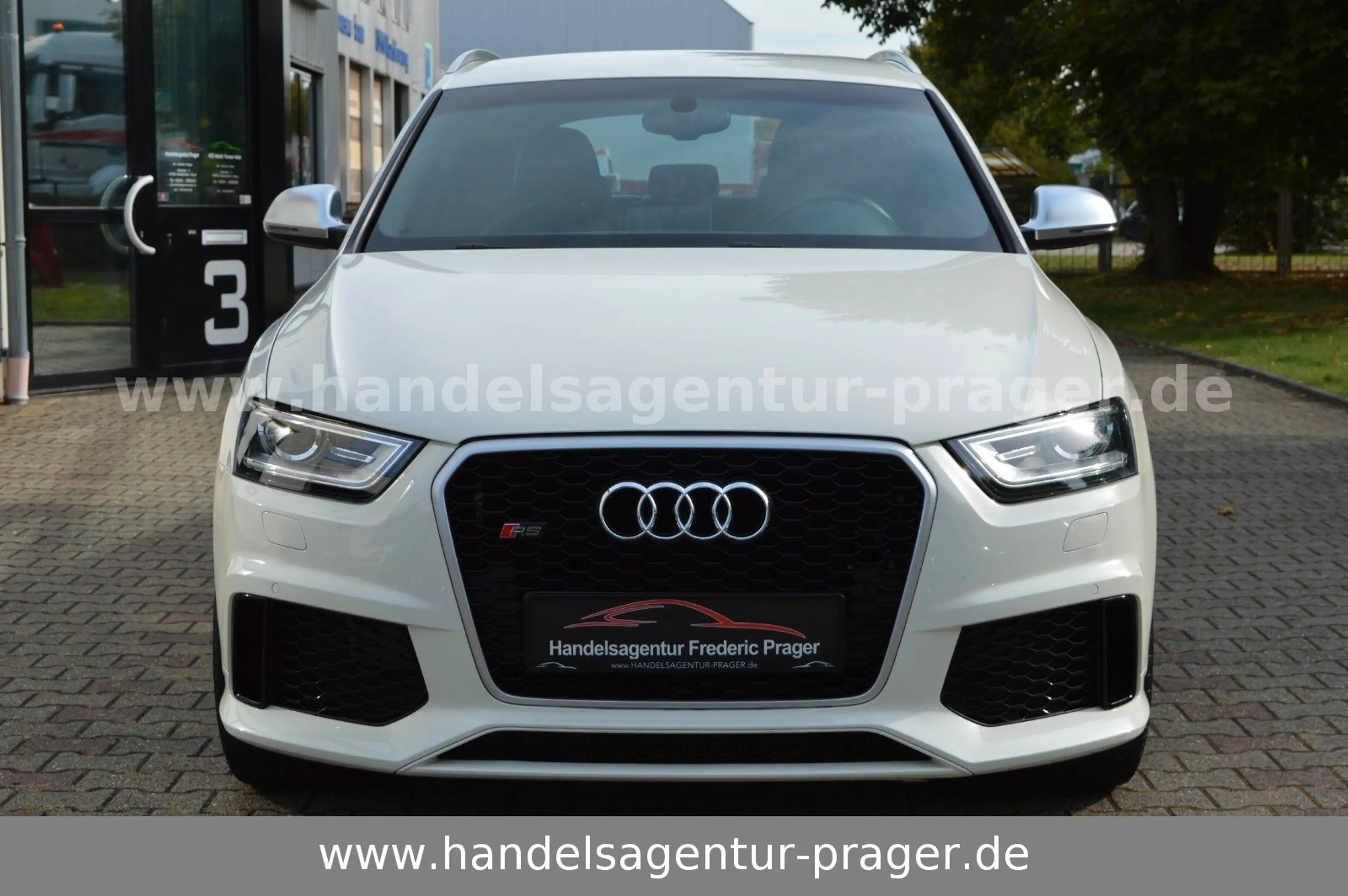 Audi RS Q3 RS Q3 2.5 TFSI quattro — photo 2