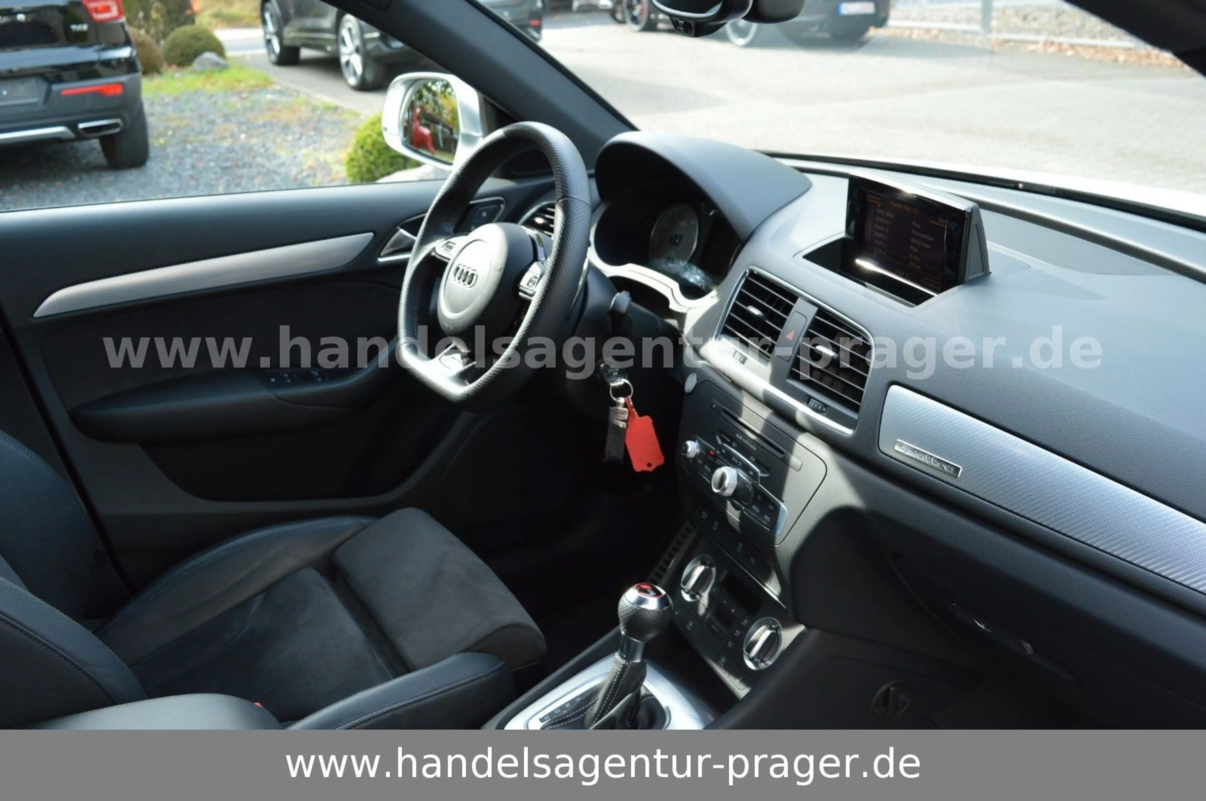 Audi RS Q3 RS Q3 2.5 TFSI quattro — photo 11