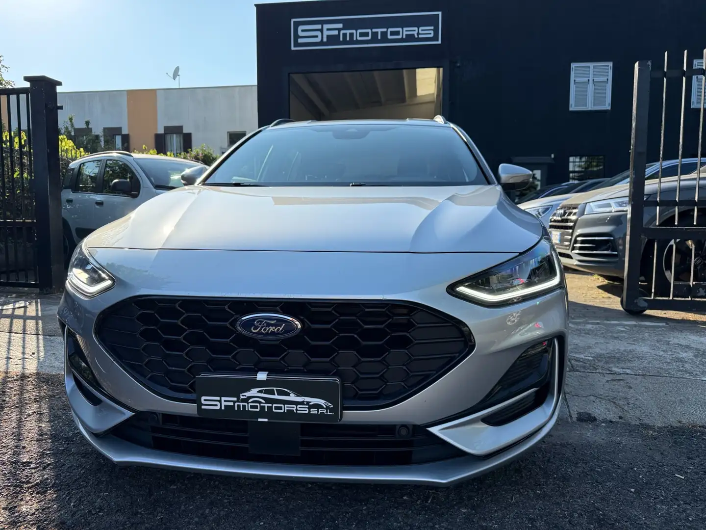 Ford Focus 1.0 EcoBoost Hybrid 125 CV SW ST-Line X Argento - 1