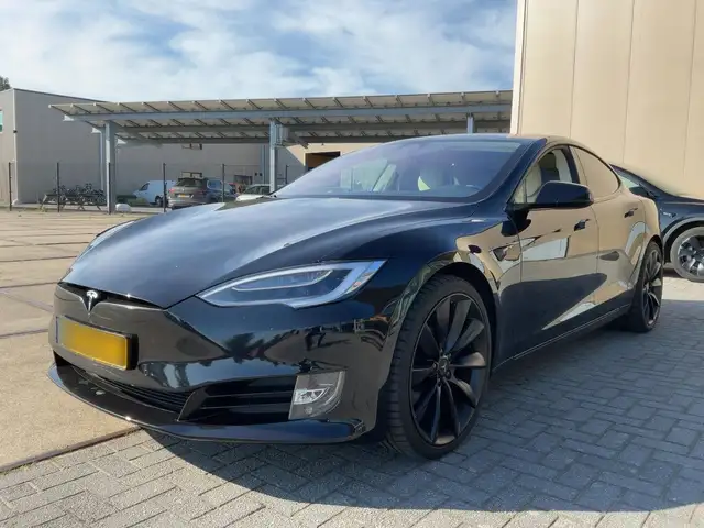 Tesla Model S view 2