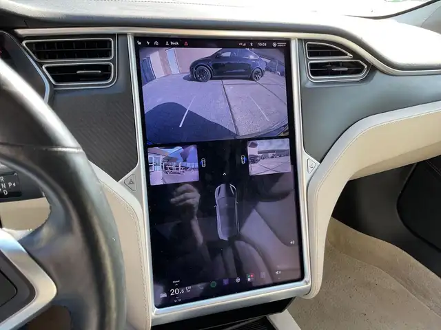 Tesla Model S view 9