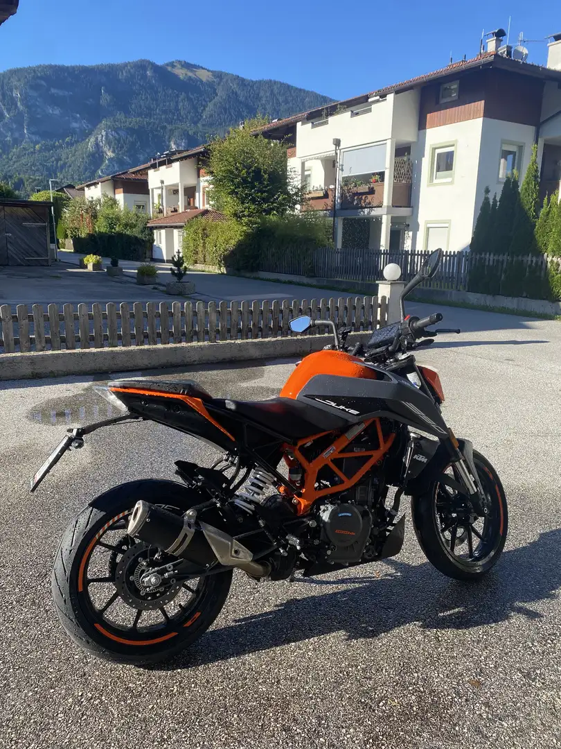 KTM 390 Duke - 1
