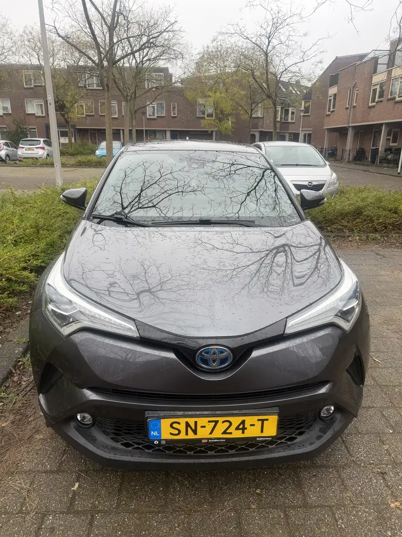 Toyota C-HR 1.8 Hybrid Executive Grey - 1