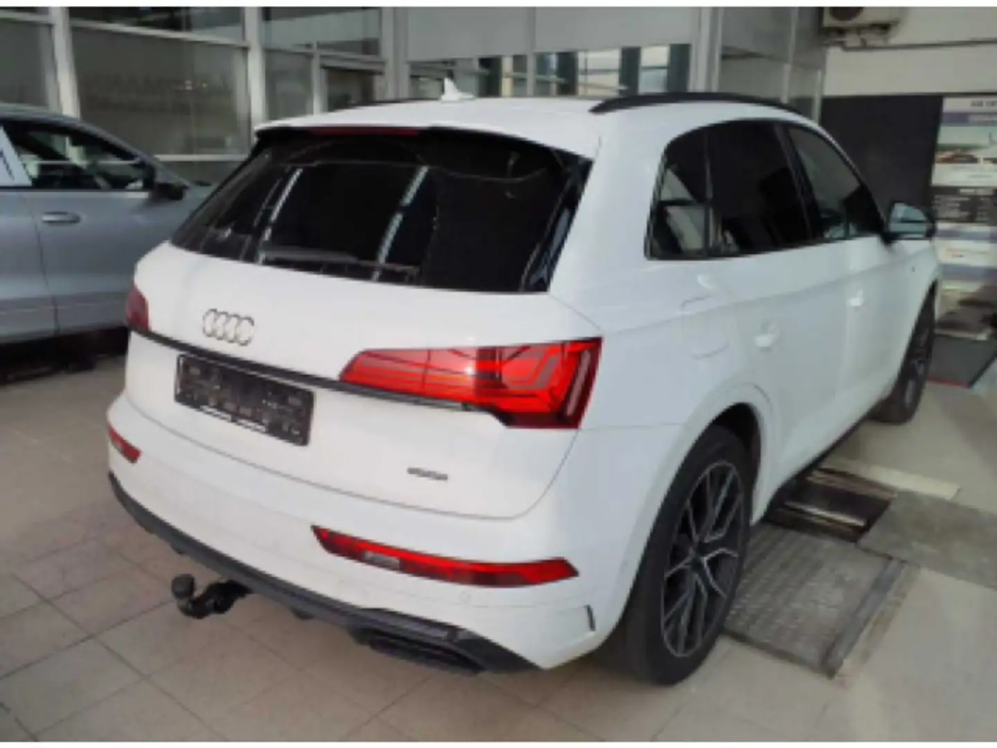 Audi Q5 55 TFSI e S line Black Pano Luft B&O AHK Weiß - 2