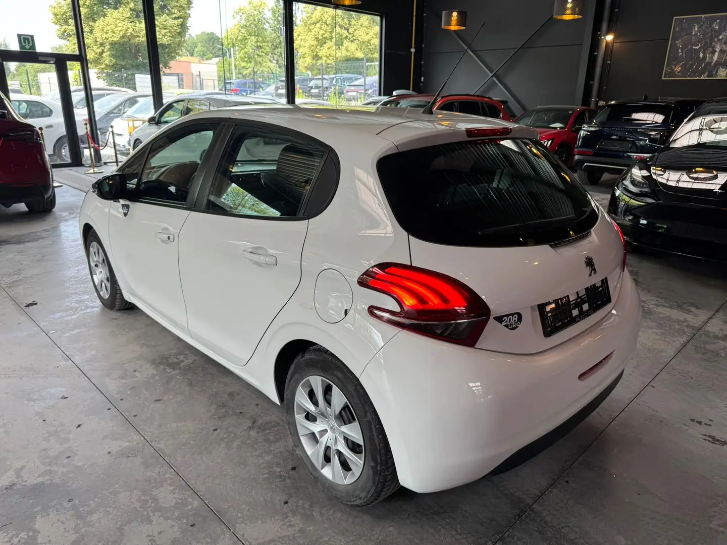 Peugeot 208 LIKE 1.2i-44.297 KM ! A/C - BLUETOOTH - MEDIA/TEL Blanc - 1