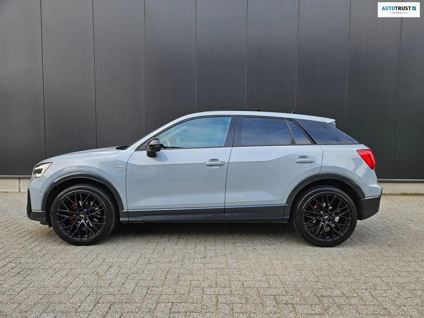 Audi Q2 35 TFSI 150pk 3x S line Panodak Matrix Camera Sfee Grijs - 1