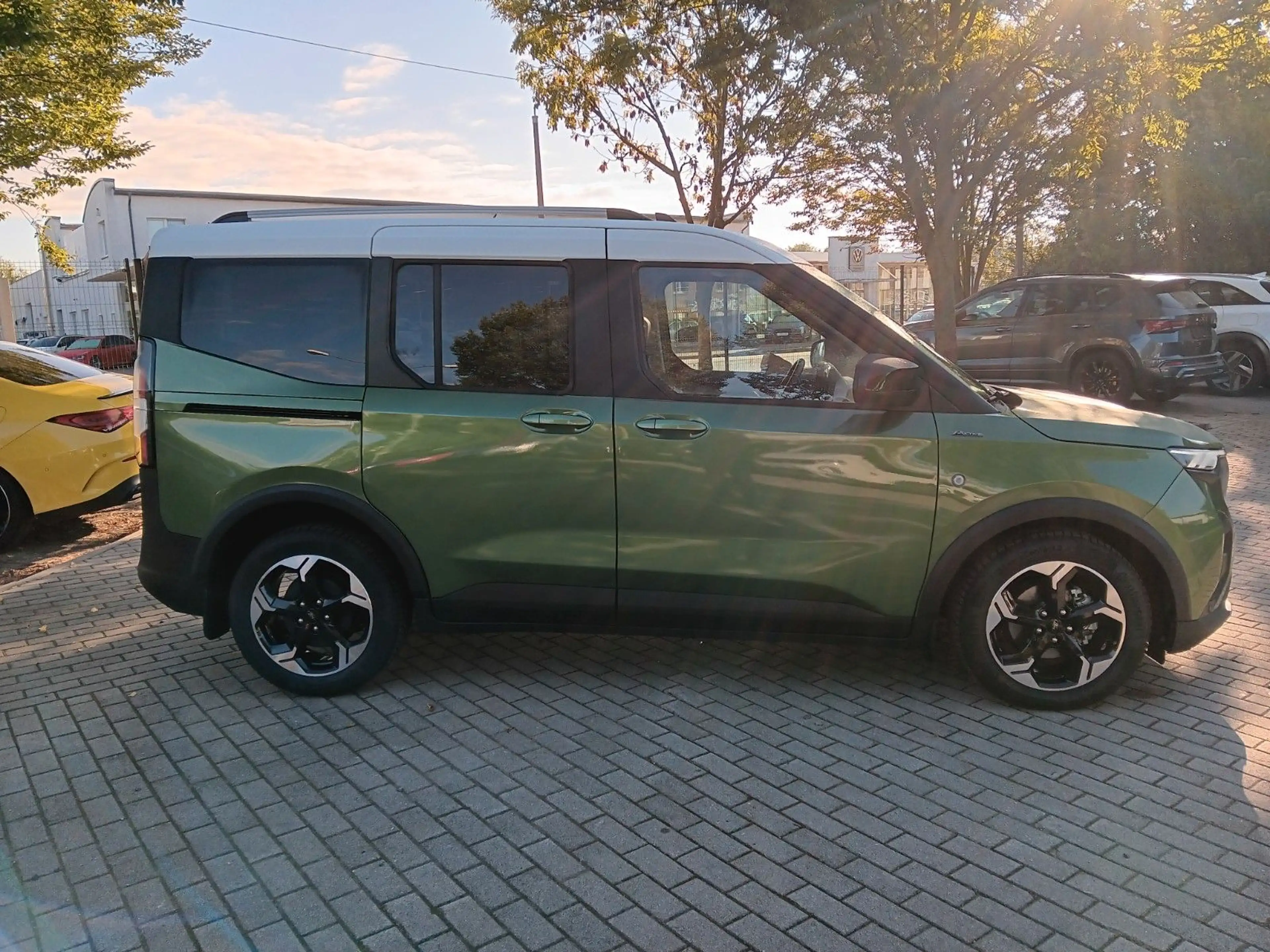 Ford Tourneo Courier Active AHZV Klima DAB Navi SHZ — photo 3