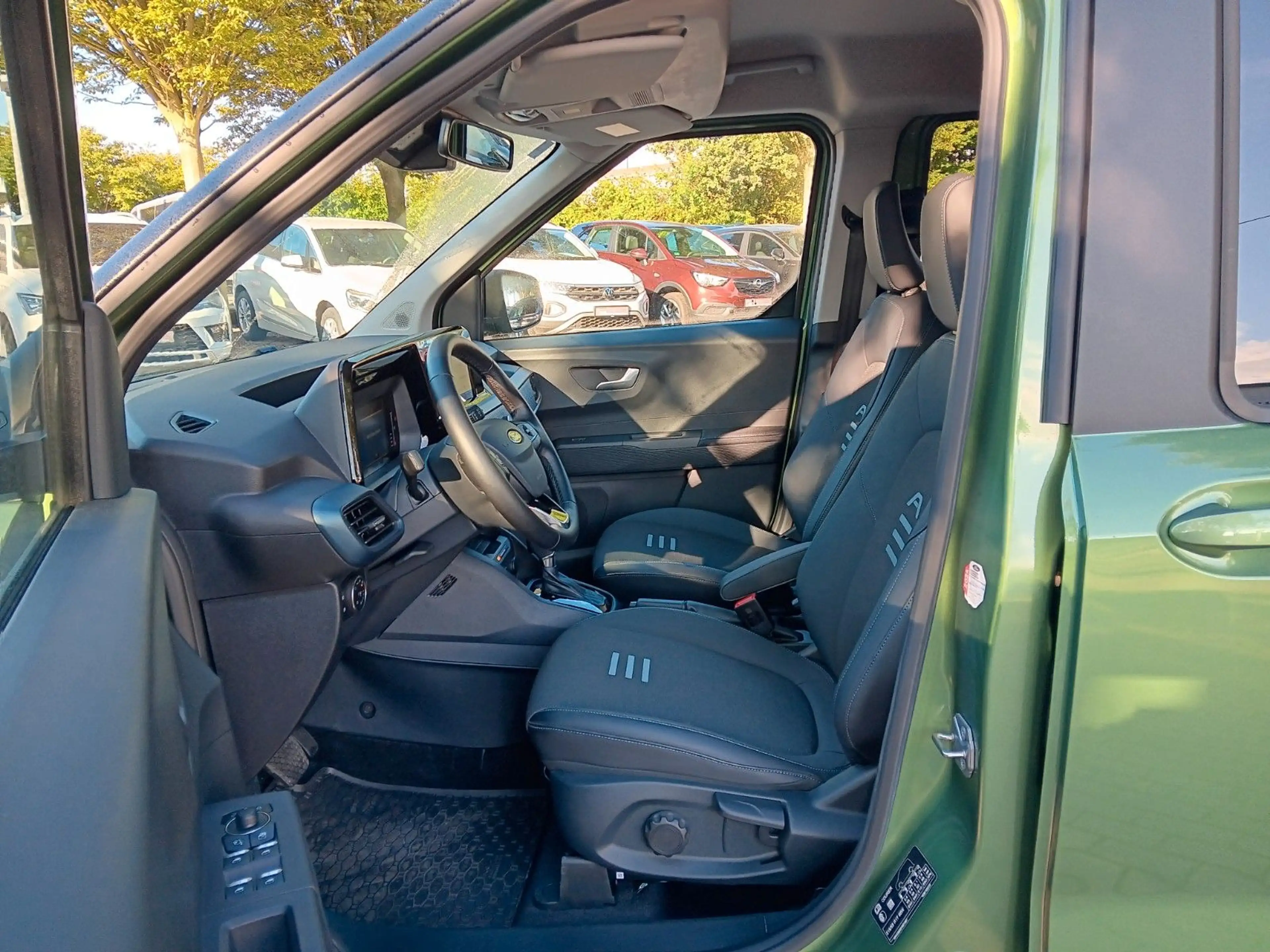 Ford Tourneo Courier Active AHZV Klima DAB Navi SHZ — photo 9