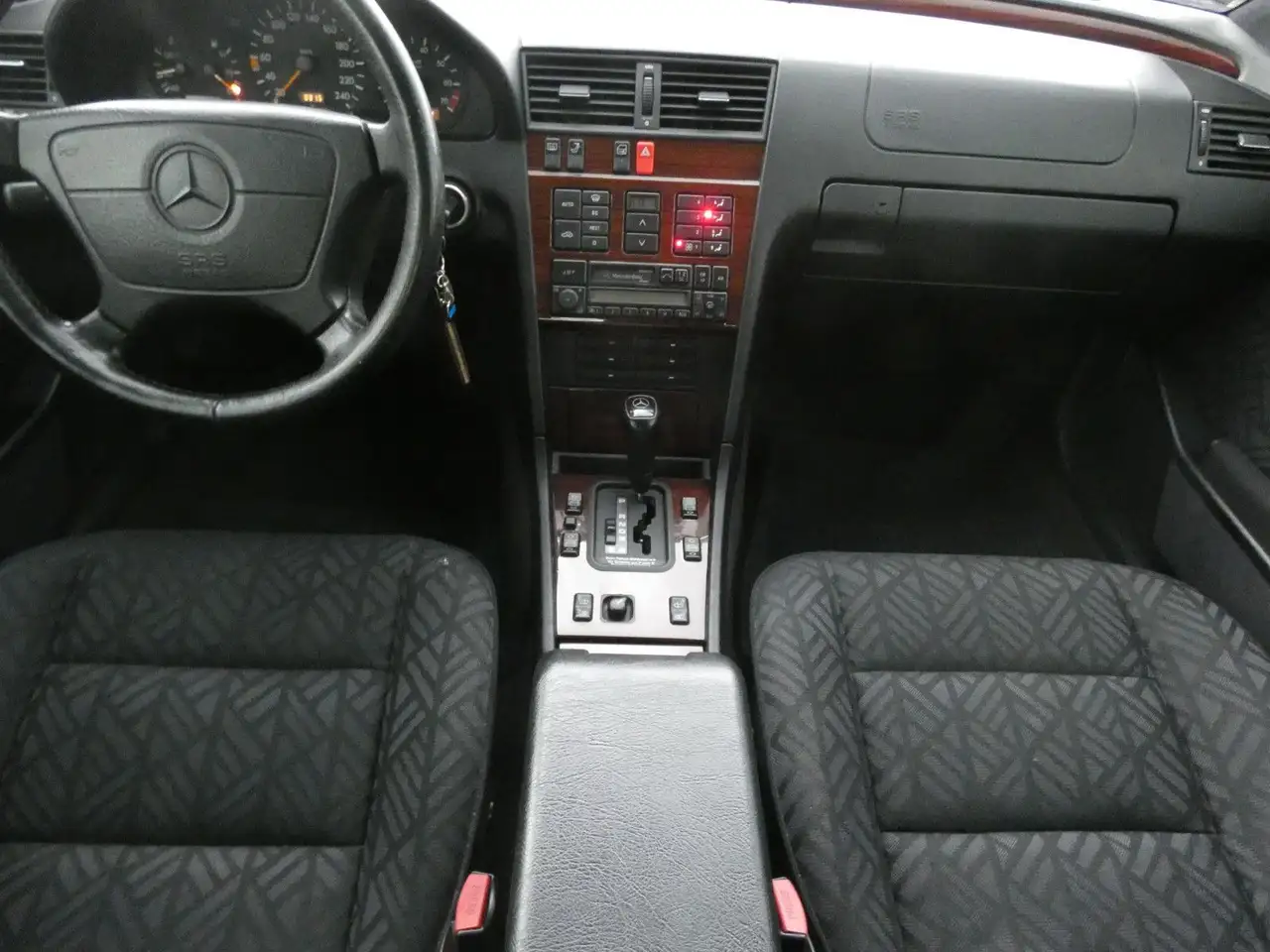 Mercedes-Benz C 180 Kima /Servo/alles Orginale zustand, foto 12