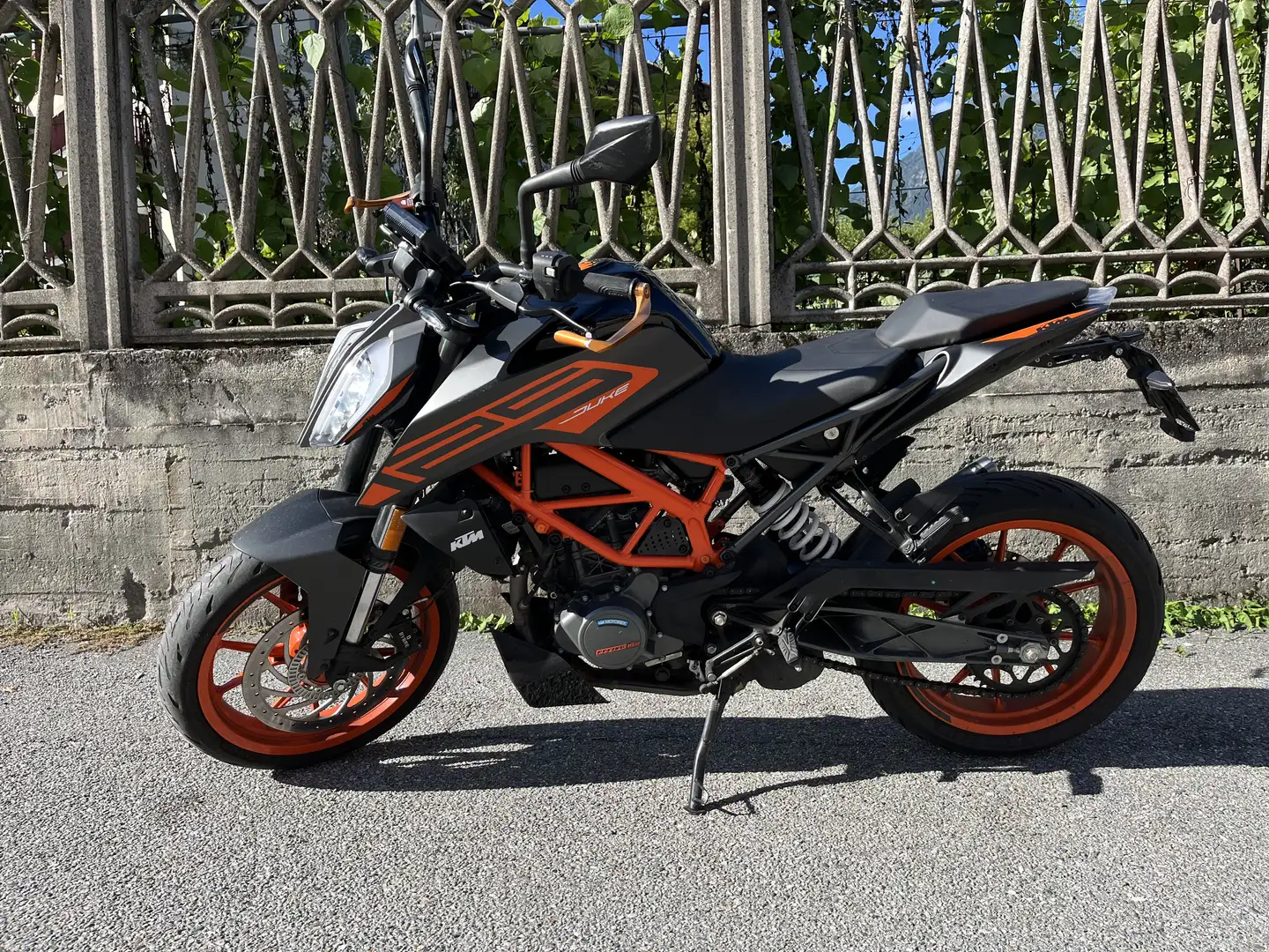 KTM 125 Duke - 1