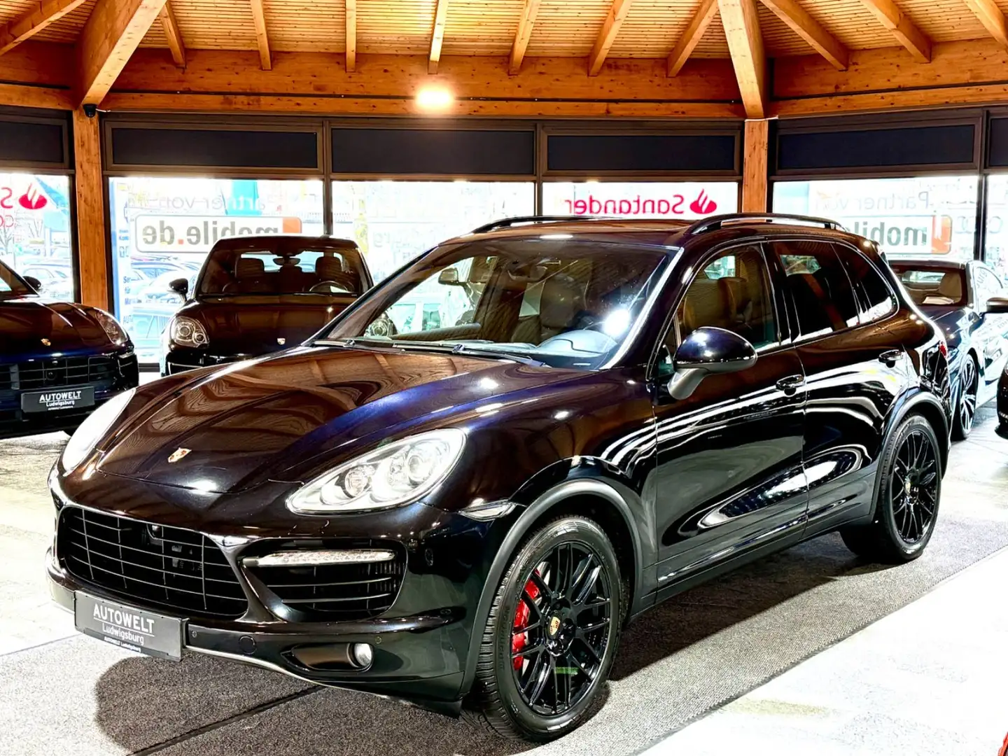 Porsche Cayenne 4.8 V8 Turbo ACC-PANO-NAVI-LEDER-XENON Schwarz - 1