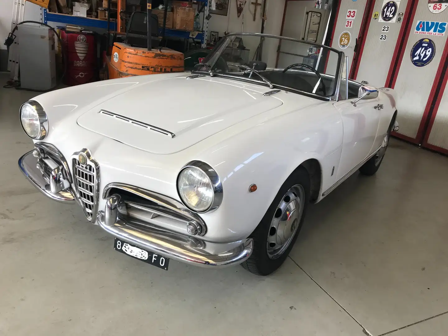 Alfa Romeo Giulia Spyder Veloce Weiß - 1