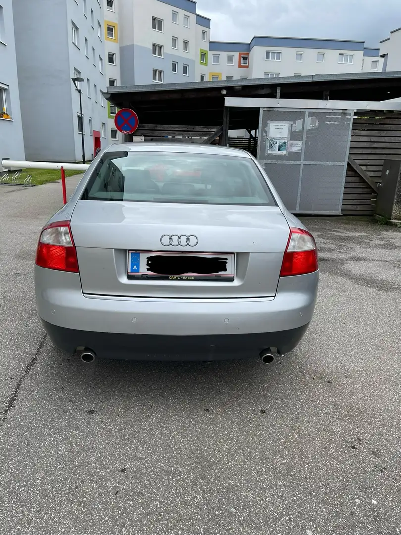 Audi A4 3,0 V6 Multitronic Silber - 2