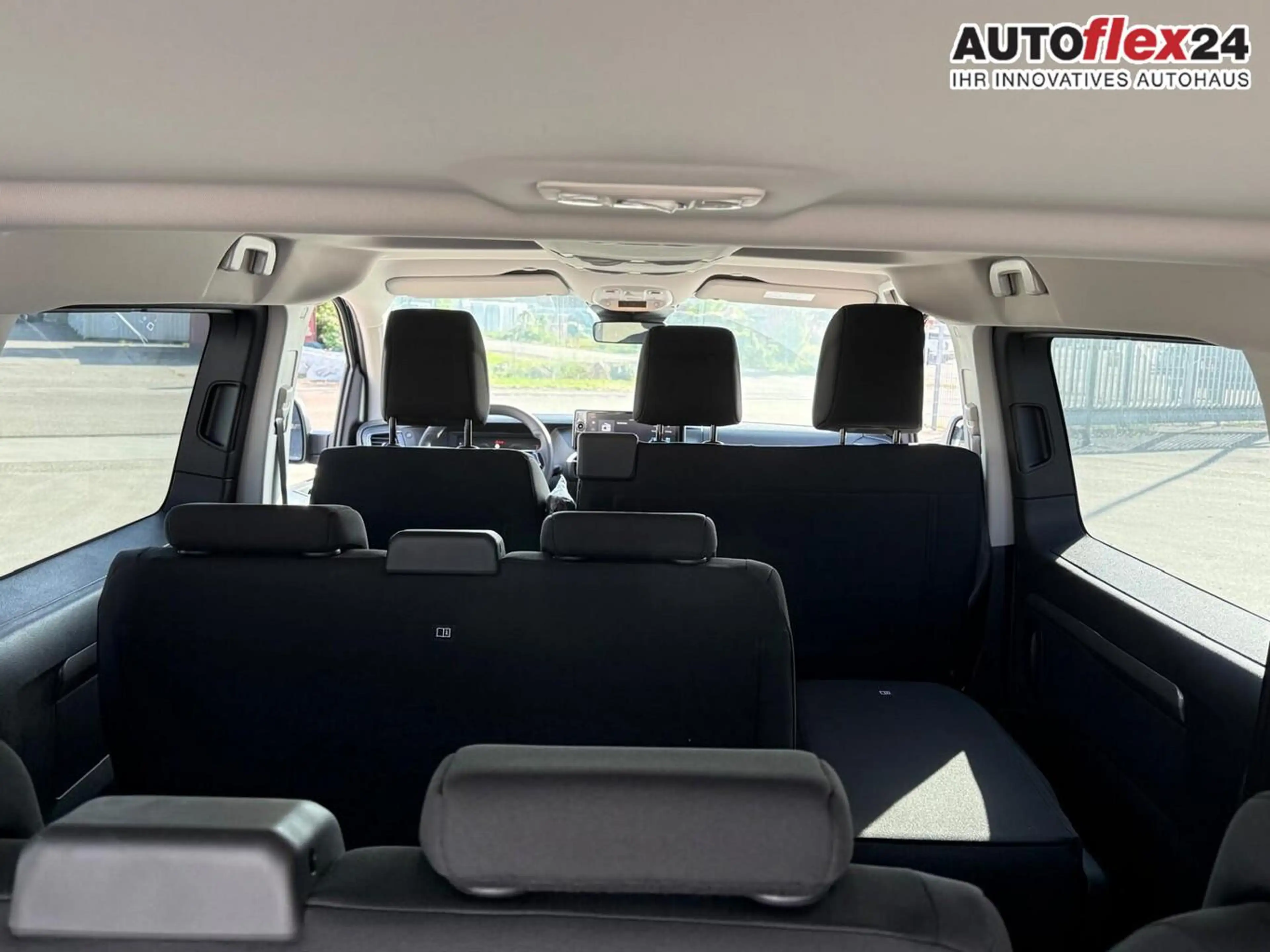Citroen Spacetourer Plus XL 9S KlimaP LED CarP PDC PrivG 132 kW (17... — photo 10
