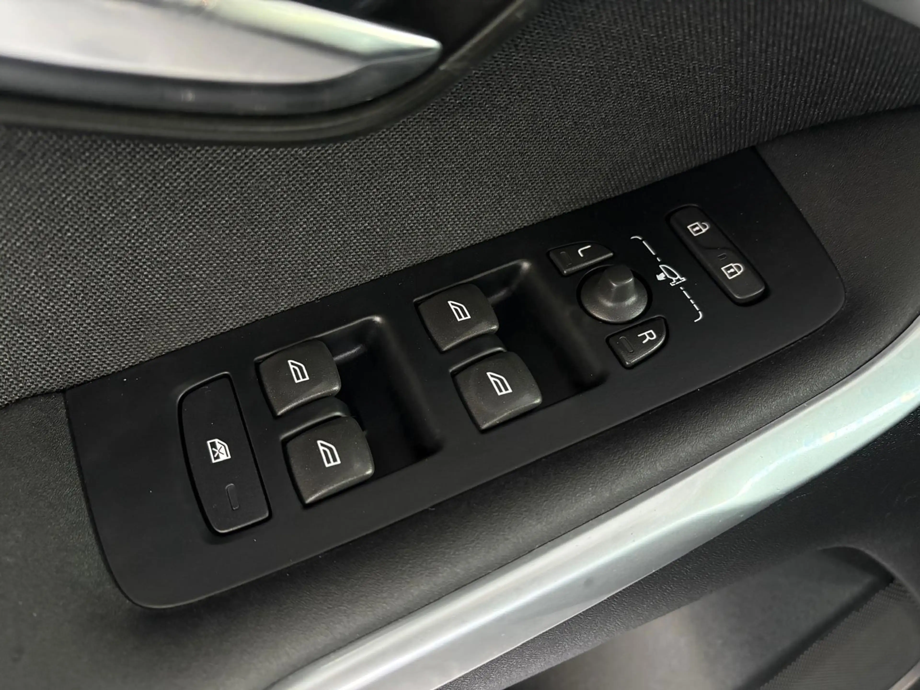 Volvo V40 1.5 T2 Nordic+ | Stoelverwarming | Navi | LED | PD — photo 14