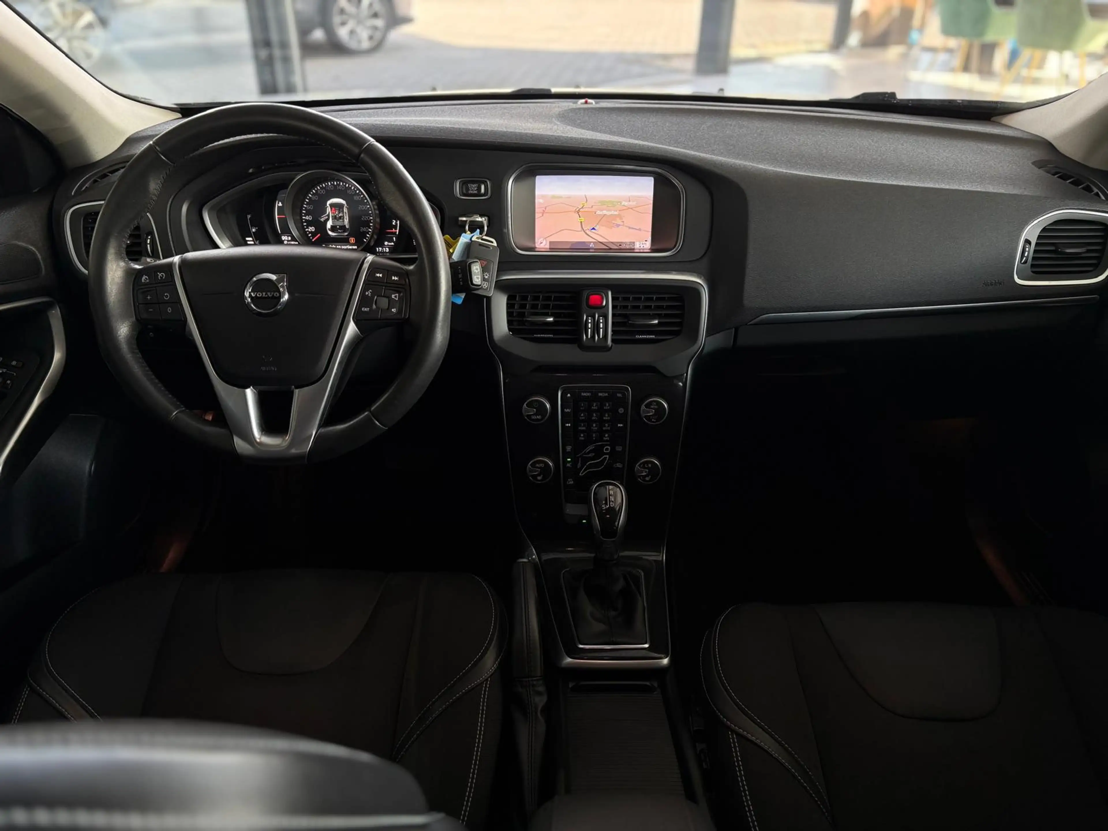 Volvo V40 1.5 T2 Nordic+ | Stoelverwarming | Navi | LED | PD — photo 12