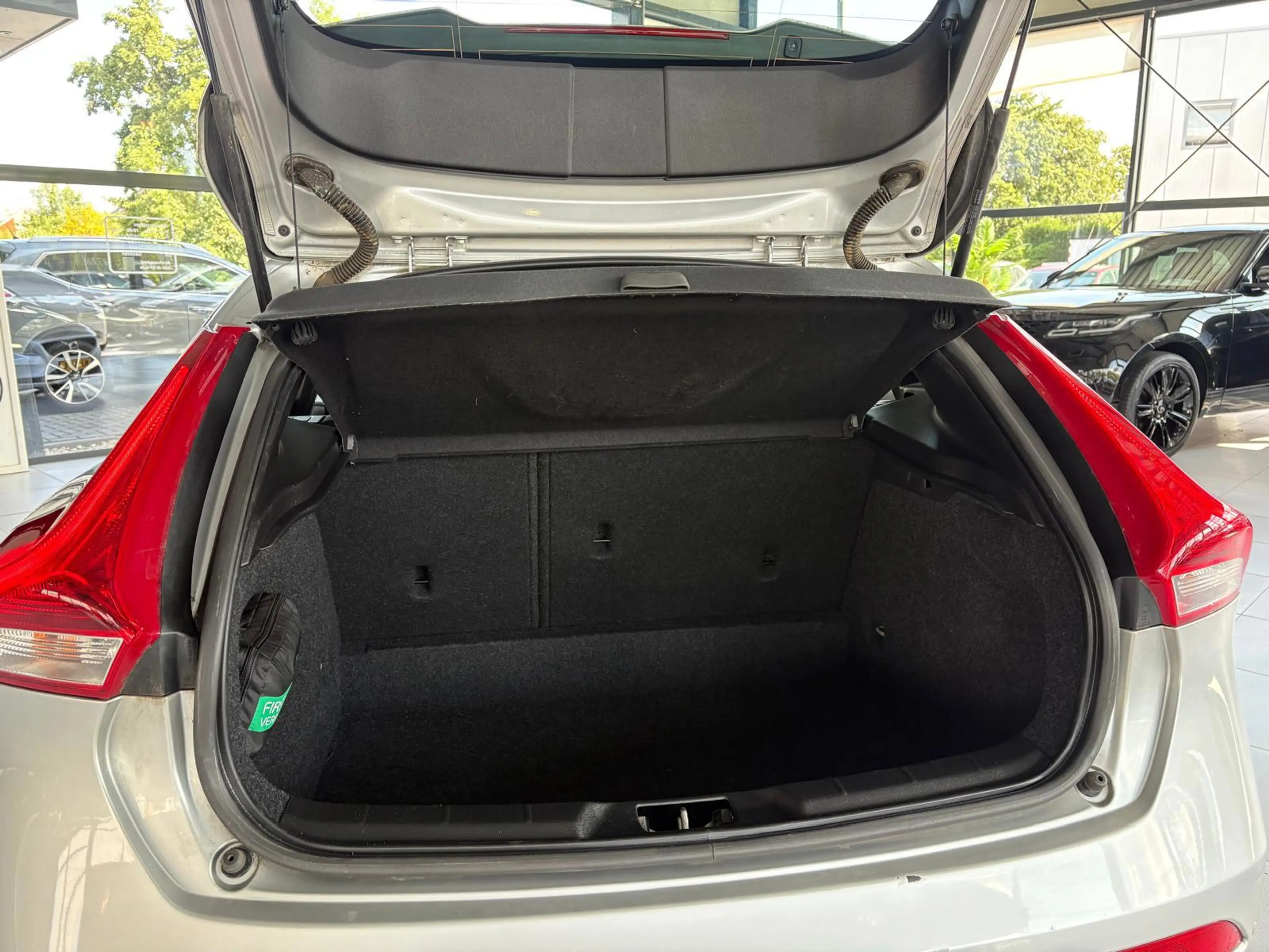 Volvo V40 1.5 T2 Nordic+ | Stoelverwarming | Navi | LED | PD — photo 6