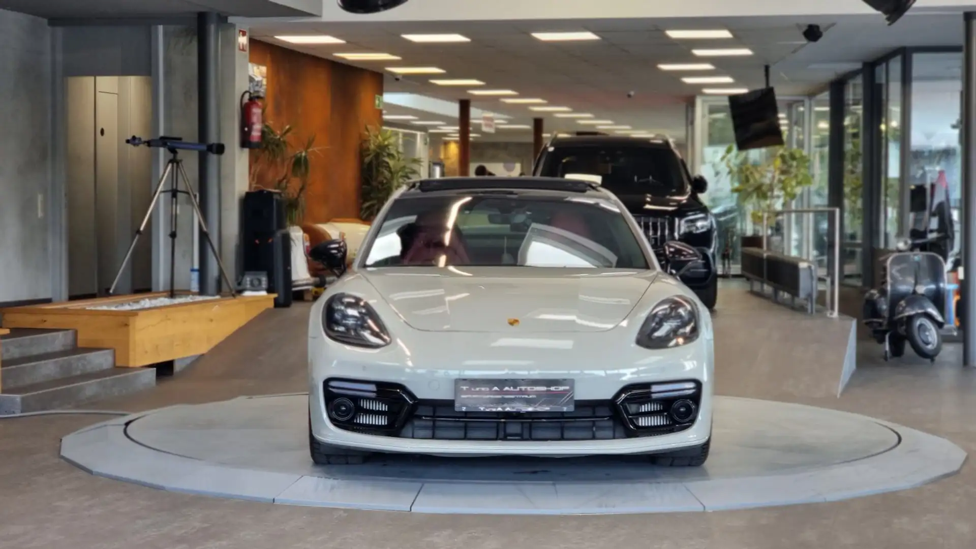 Porsche Panamera 4 e-Hybrid Aut. *Pano*360°*Luftfederung* Grey - 2