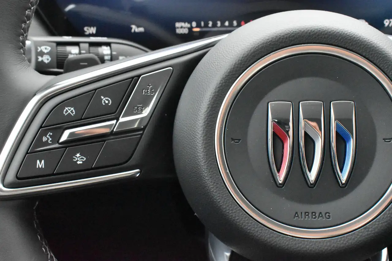 Buick Envision снимка Buick Envision