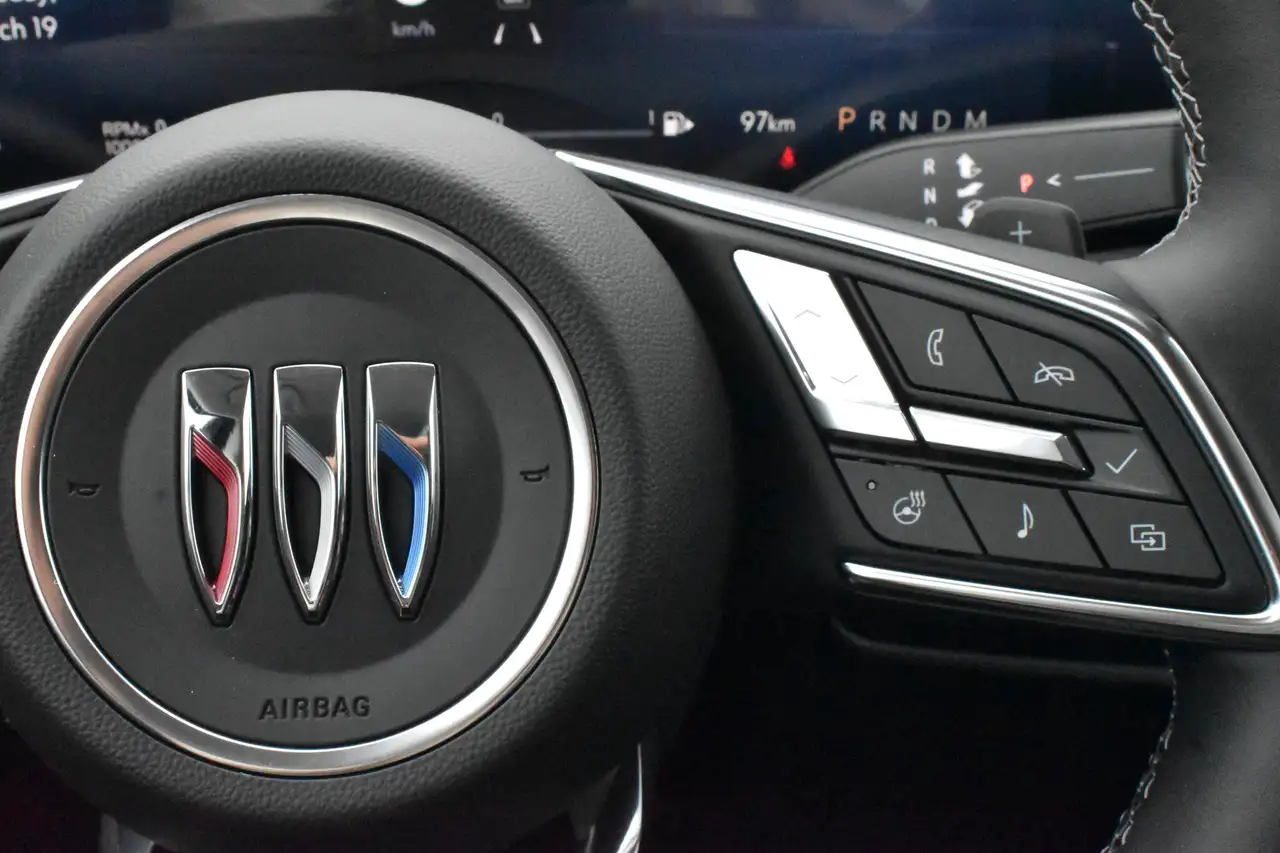 Buick Envision снимка Buick Envision