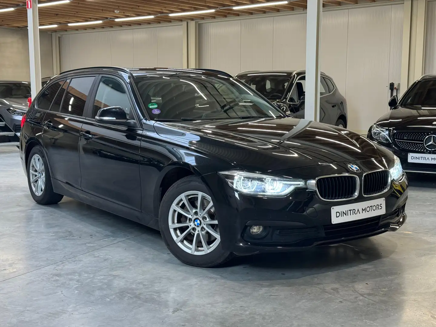 BMW 318 318i Touring Noir - 1