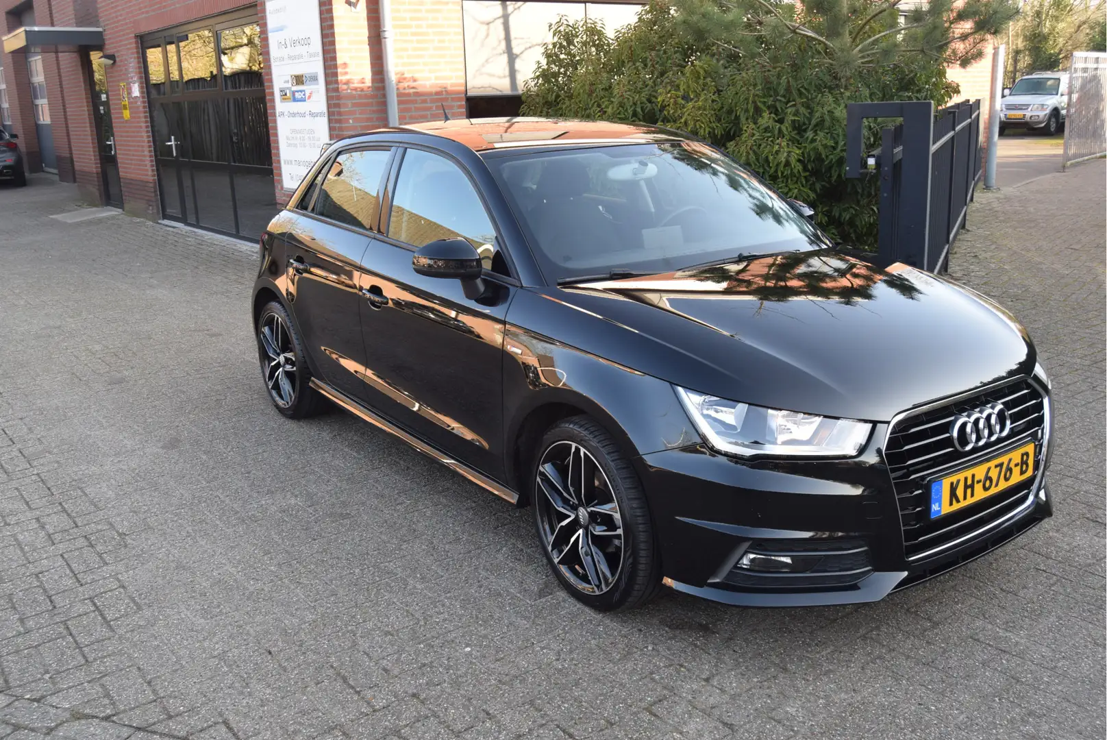 Audi A1 Sportback 1.0 TFSI S-line | Cruise | Navi | Noir - 1