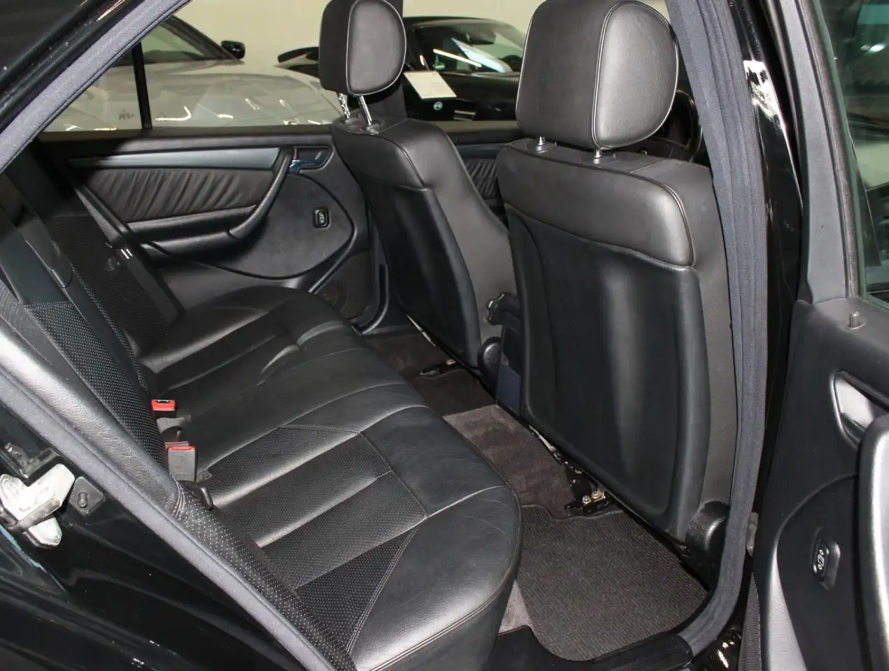 Mercedes-Benz C 200 Sport Guter Pflegezustand+GSD+Xenon+Leder, foto 9