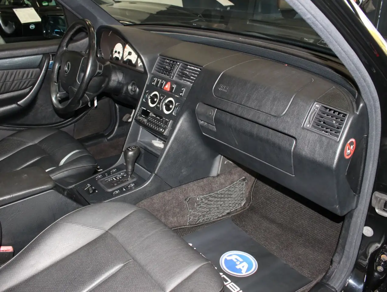 Mercedes-Benz C 200 Sport Guter Pflegezustand+GSD+Xenon+Leder, foto 8