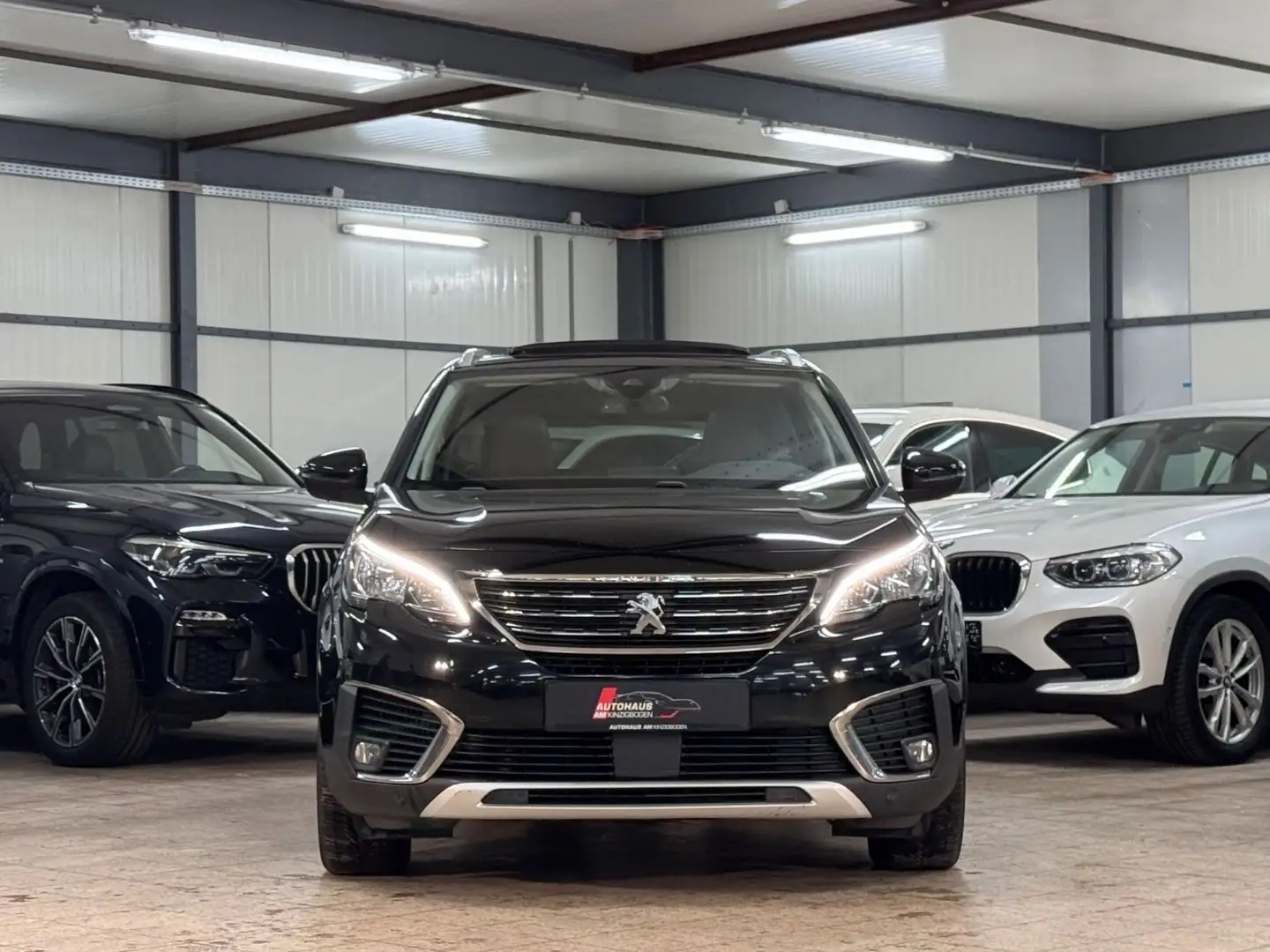 Peugeot 5008 ALLURE PACK*PANO*7SITZ*SPUR*TOTW*LED*1.HAND Schwarz - 2